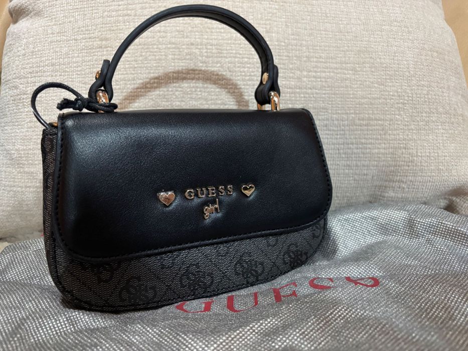 Мини Чанта Guess !