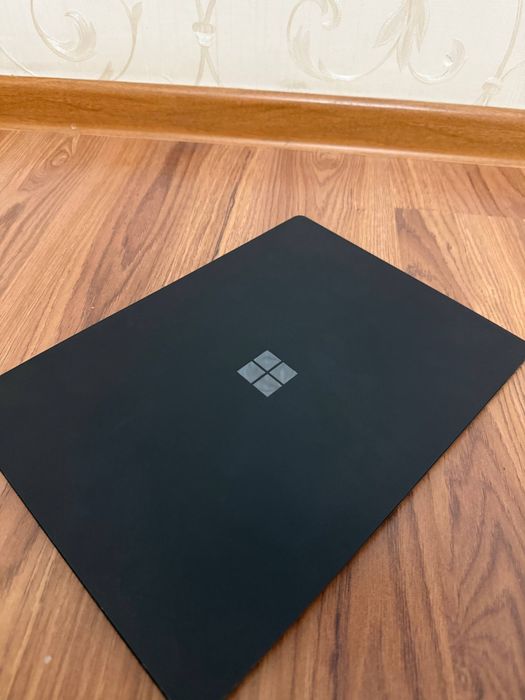 Micrasoft surfeys i7 10