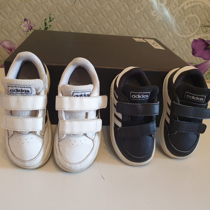 Adidasi originali  copii mas 21 si 24