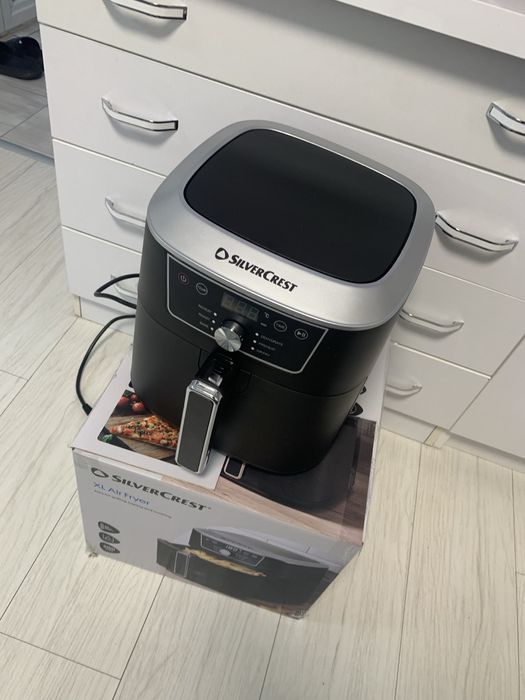 Еър фрайр 6.7л нов