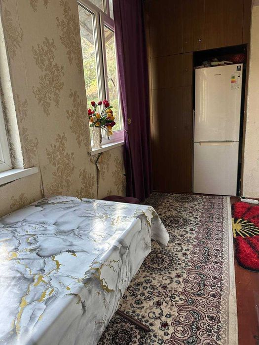Юнусабад 15 кв 1/3/4 (38м2) Метро Туркистан. Вдоль дороги