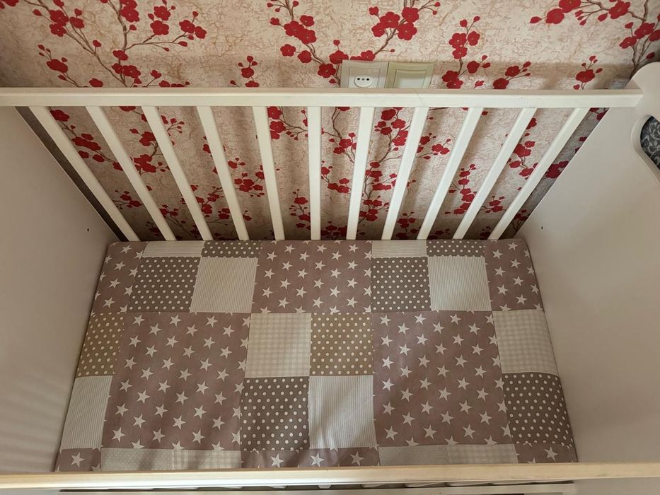 Прадаётся детский манеж