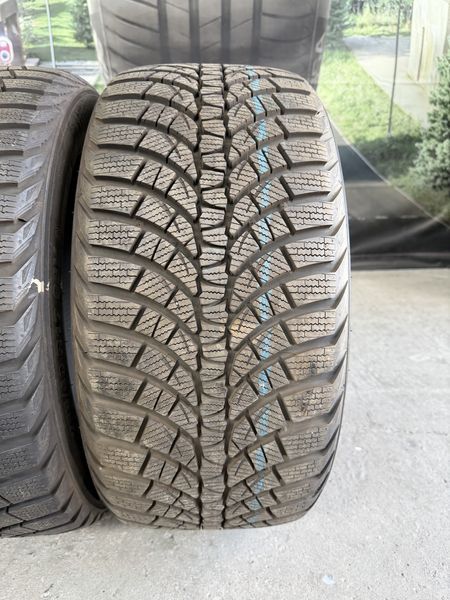 255/40/17 KUMHO 2бр