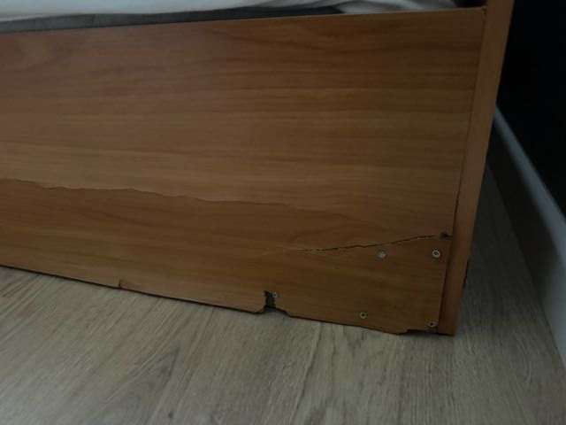 Матрак 160x190cm и дървена рамка (спалня)