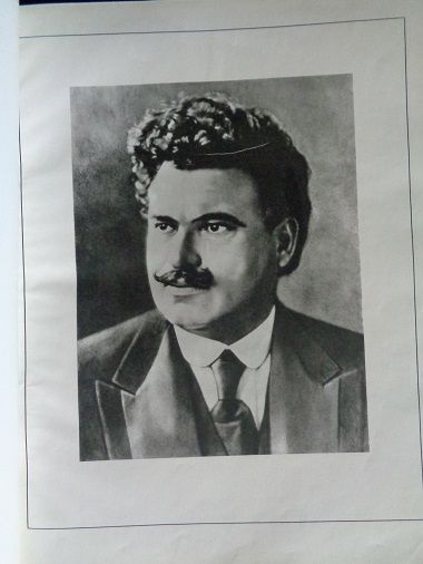 Звезди във вековете" - Книга-албум, представяща информация за загинали