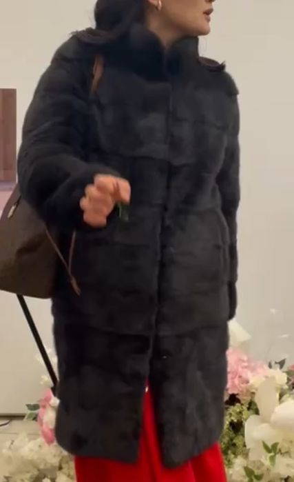 Продам шубу почти что новая 3-4 раза только надевала норка чистая