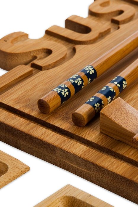 Нов! Луксозен бамбуков Сет за суши, за двама