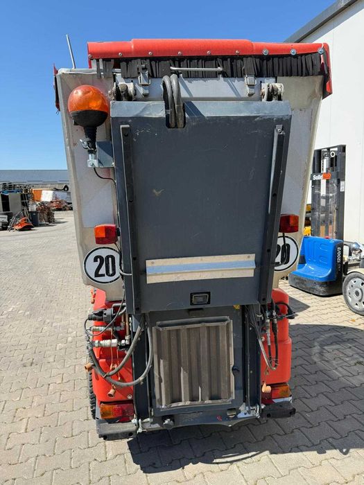 Autospeciala maturatoare HAKO Citytrac 4200 cu multe accesorii