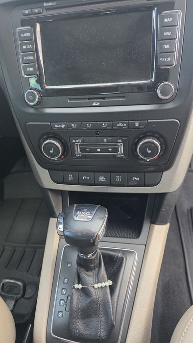 Vând mașina Skoda