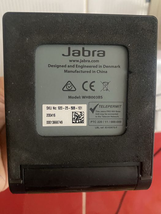 Încărcător universal