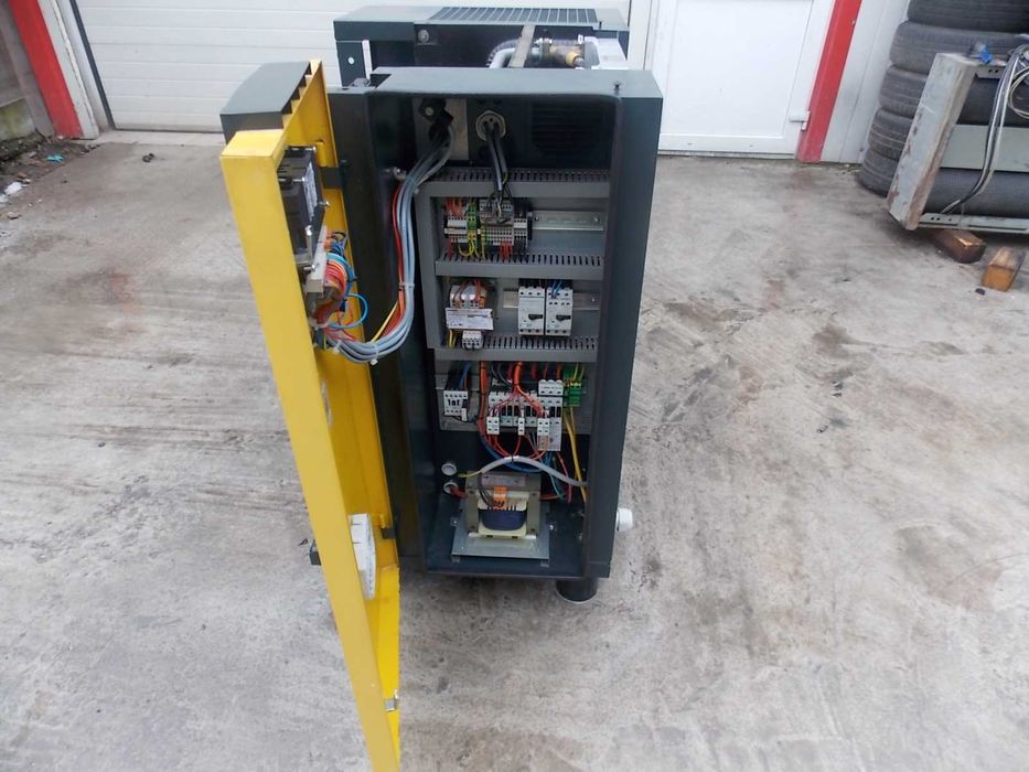 Compresor aer cu surub Kaeser SM 15 T cu uscător incorporat
