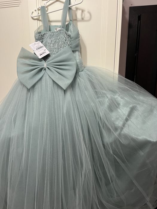 НОВОЕ Платье для девочки на 9-10 лет