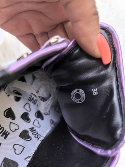 Love Moschino оригинални дамски сникърси нови 38 номер