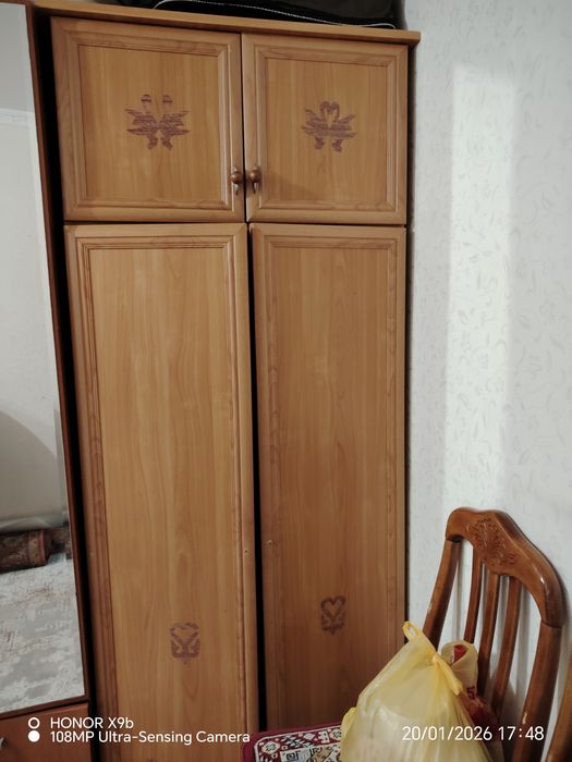 Продам 2 шкафа за 20 тыс. тг в отличном состоянии.