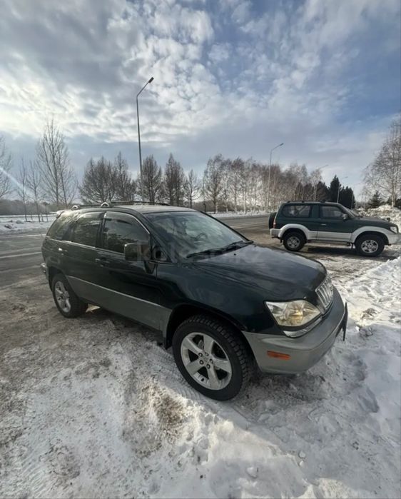 Продам машинк LEXUS RX 300