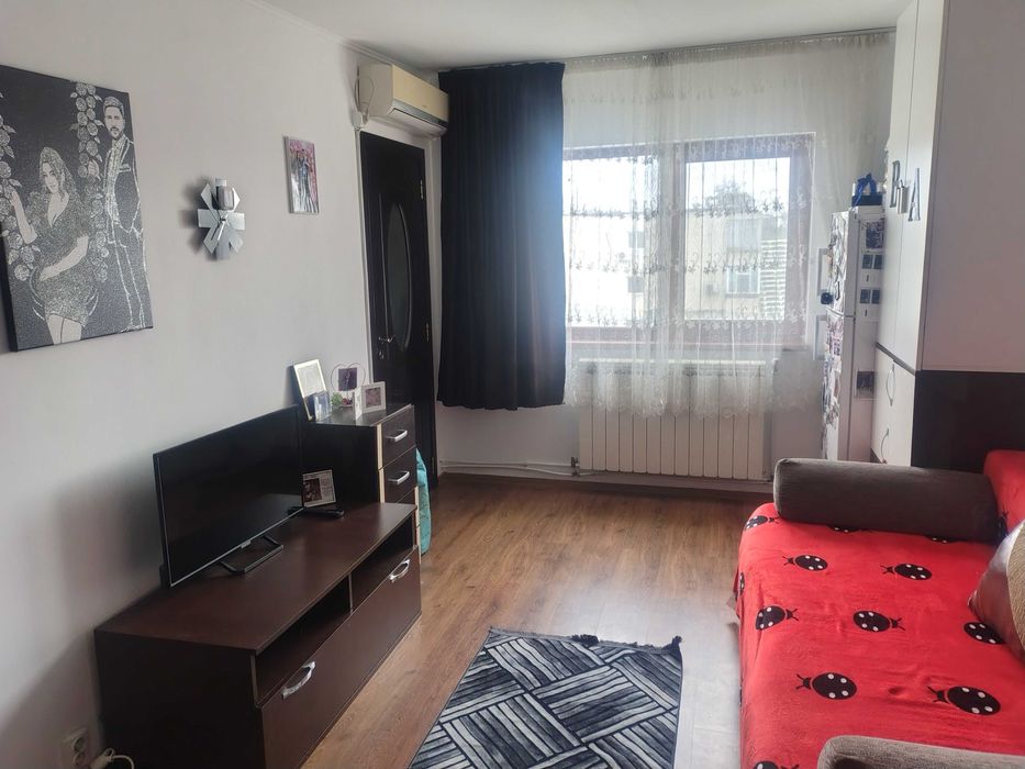 Închiriez garsonieră !