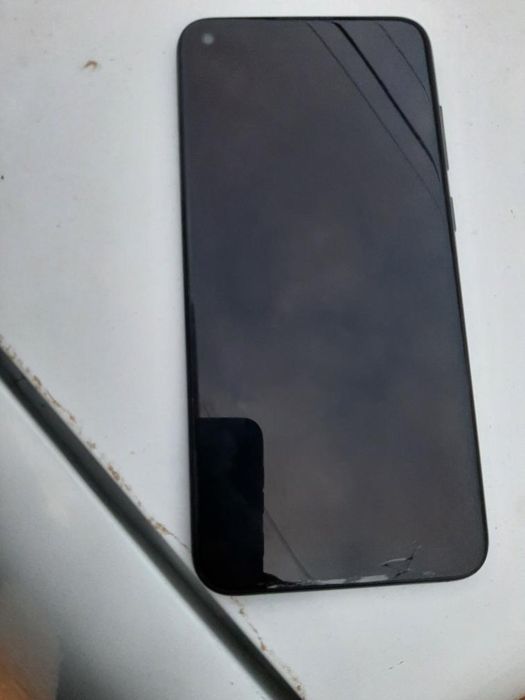 Samsung A11 Sroshna Sotiladi.!!