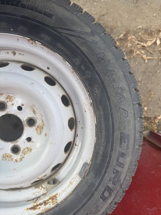 Продам зимние шины 175/70R13