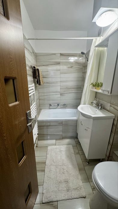 Inchiriez apartament in Hunedoara, Micro 7,str. Trandafirilor