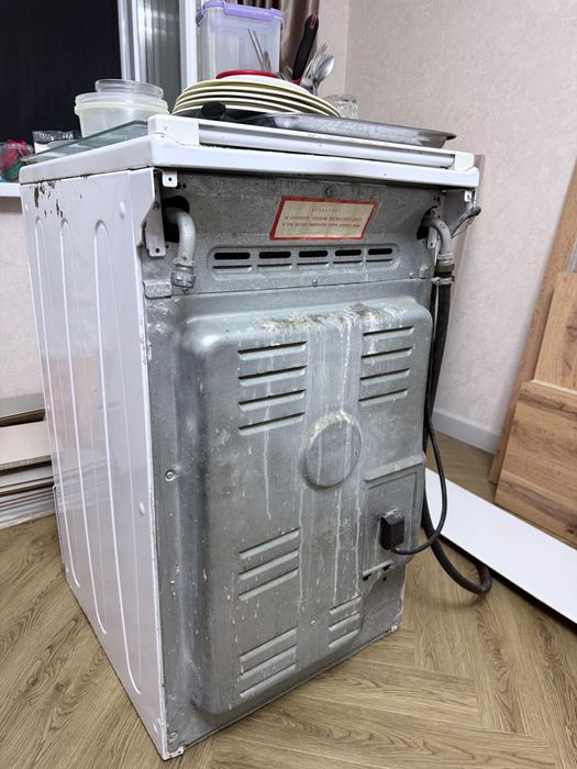 Продаю газ плиту с духовкой