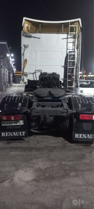 Тягач Renault  Premium  DXi460