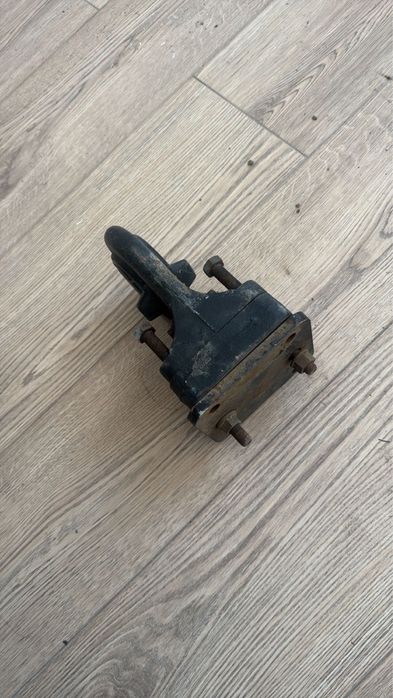 Продам фаркоп на Land Cruiser