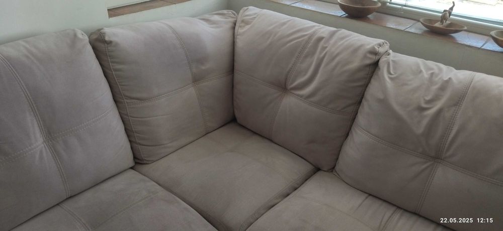 Продавам ъглов диван.