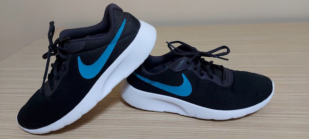 Adidasi Nike,marime 39