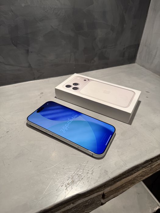 КАТО ЧИСТО НОВ Iphone 17 Pro Max Silver