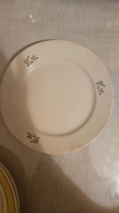 Тарелки ЗИК и  БУДИ, фаянс, СССР