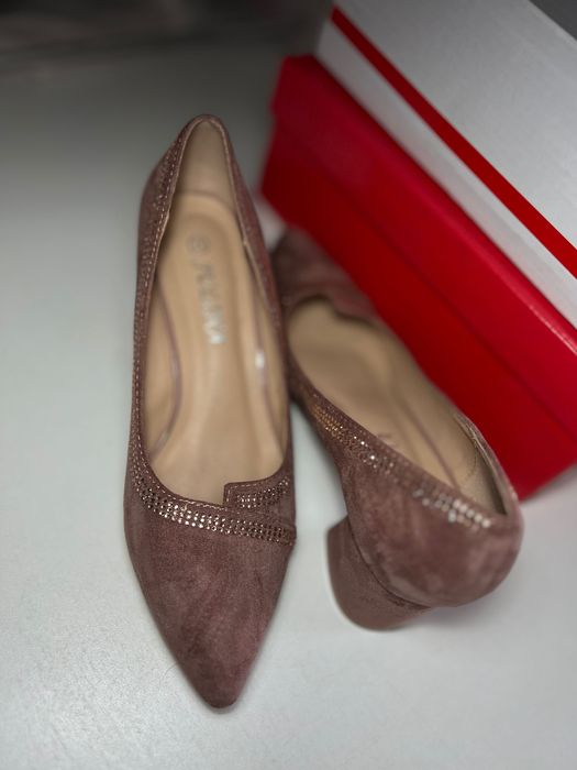 Продам туфли на каблуке