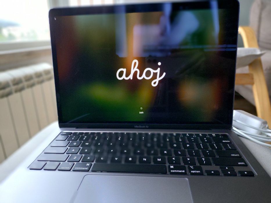 Нов MacBook Air 13.3- Space Gray, M1 Chip, 8GB RAM, 256GB storage