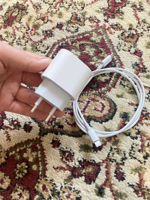 Зарядка оригинал на Айфон