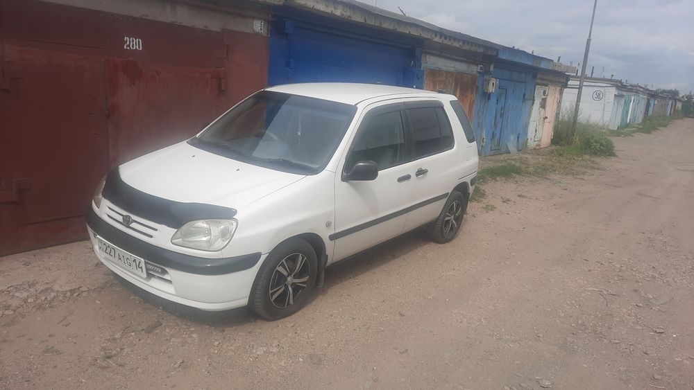 Продам таёта раум