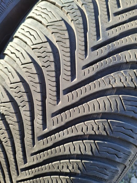 2 Anvelope de iarnă 215 65 r17 Michelin