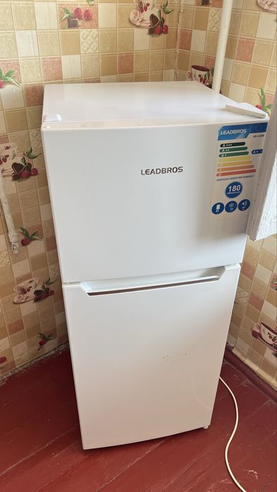 Холодильник LEADBROS  б/у