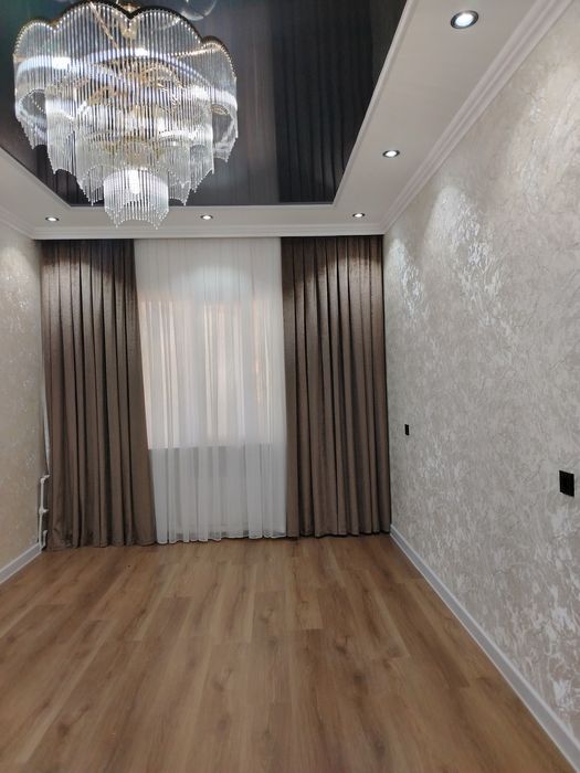 Чирчик шахрида 8 мкда 3 хонали уй сотилади