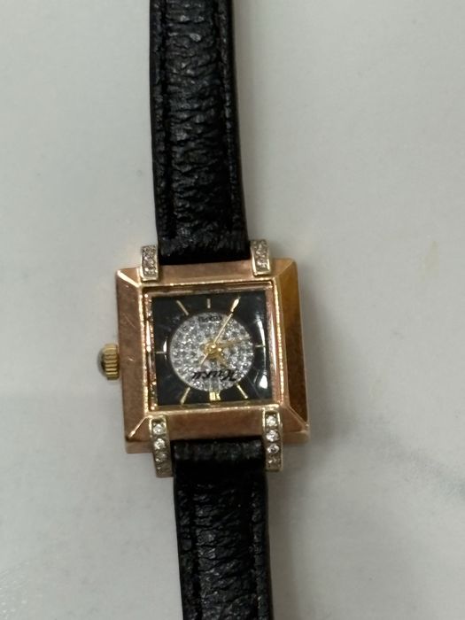 Золотые часы «Ника» 585 пробы Россия