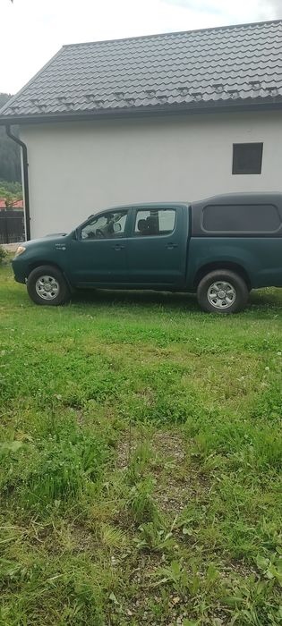 Vând sau schimb Toyota Hylux