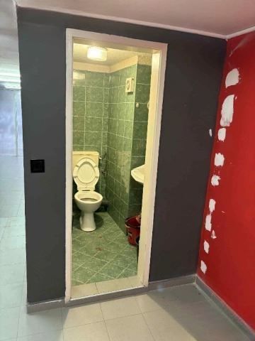 Магазин до пазар Слатина – 44 кв.м, 500€, до бъдещо метро и спирка