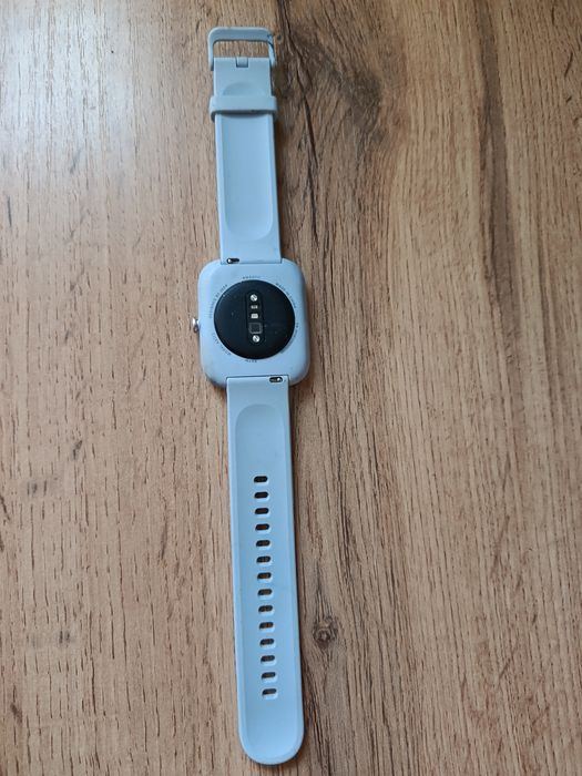 Продам смарт часы Amazfit Bip 3