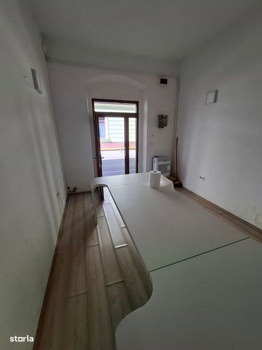 Inchiriez spatiu comercial Piata Avram Iancu ID: 45049