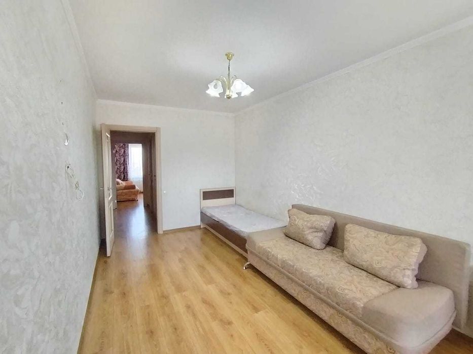 Продается  3  комн квартира Васильковский,35