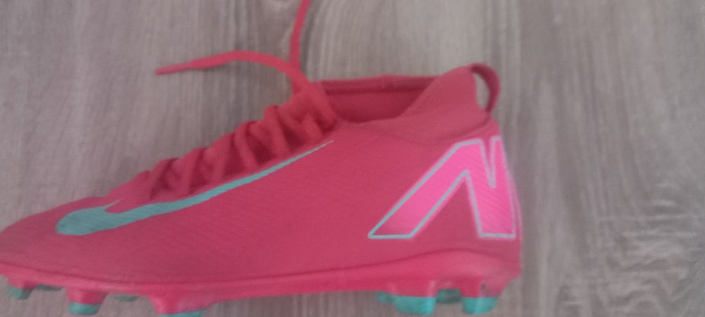 Vand ghete nike de fotbal cu crampoane