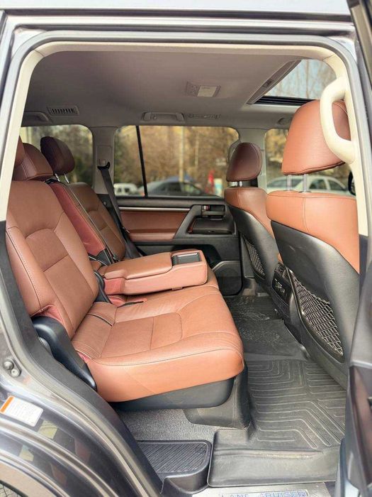 Sotuvda Toyota Land Cruiser 200