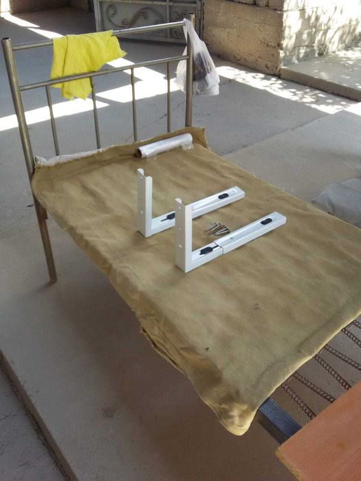 Продаются новые настенные подставки (лапки) для печей и микроволновок.