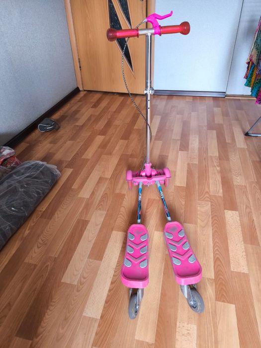 Продам шустрый детский самокат