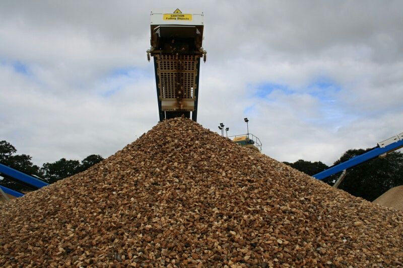 Nisip mărgăritar, piatra gri pământ gazon, sort pt beton constructii