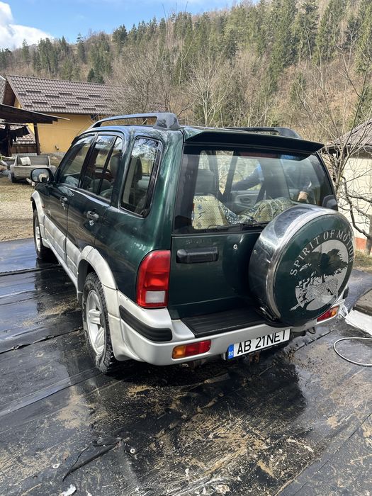 Suzuki Grand Vitara 2,5 Benzina