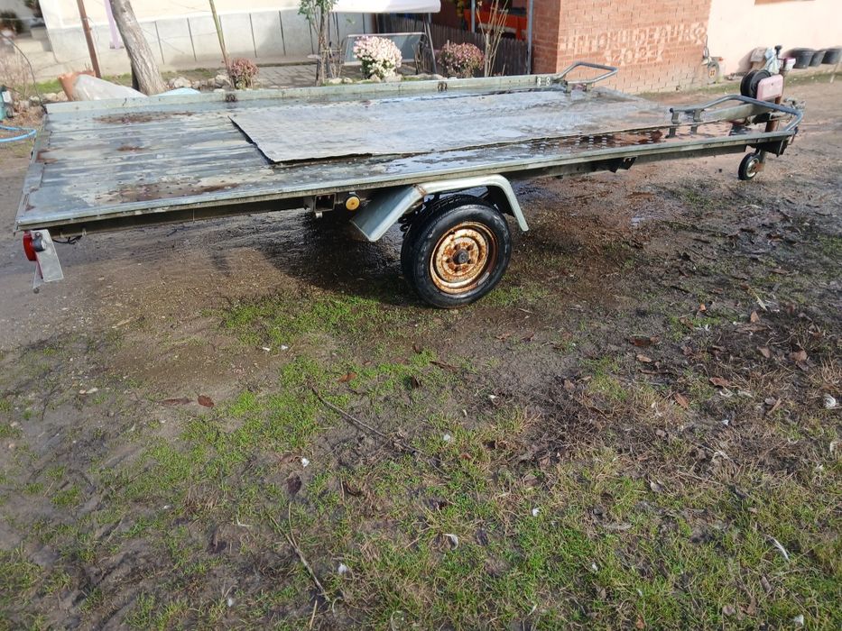 Remorca auto ,,platforma,,1,6 t italia